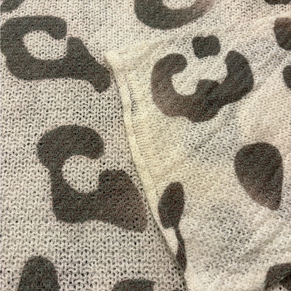 POL Ivory Sweater with Gray Leopard Spots - Picture 6 of 8